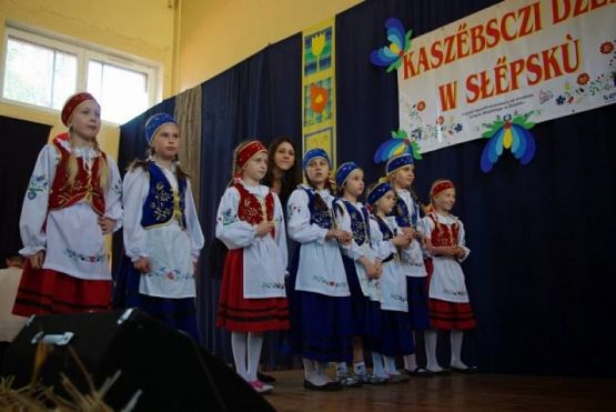  Grafika #6: KASZËBSCZI DZÉŃ W SŁÉPSKÙ grafika