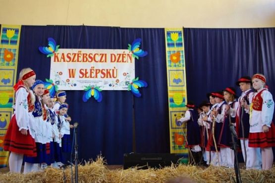  Grafika #7: KASZËBSCZI DZÉŃ W SŁÉPSKÙ grafika