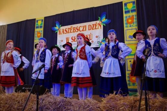  Grafika #9: KASZËBSCZI DZÉŃ W SŁÉPSKÙ grafika