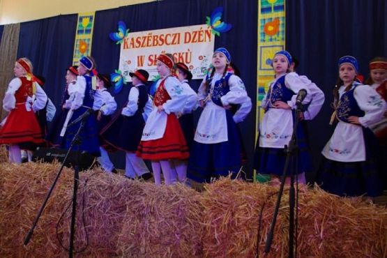  Grafika #10: KASZËBSCZI DZÉŃ W SŁÉPSKÙ grafika