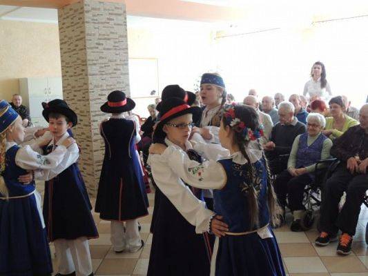  Grafika #7: "LÃBÒRSCZÉ SŁUNUSZKA" W DOMU POMOCY SPOŁECZNEJ NR 1 W LĘBORKU grafika