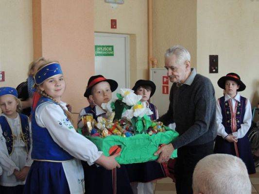  Grafika #11: "LÃBÒRSCZÉ SŁUNUSZKA" W DOMU POMOCY SPOŁECZNEJ NR 1 W LĘBORKU grafika