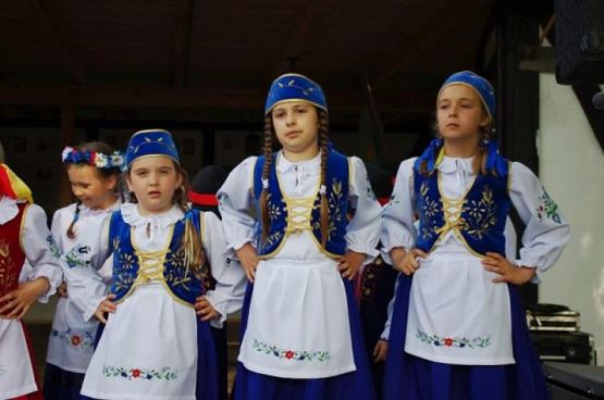  Grafika #4: IX PRZEGLĄD DZIECIĘCO - MŁODZIEŻOWYCH ZESPOŁÓW REGIONALNYCH "BURCZYBAS 2013" grafika