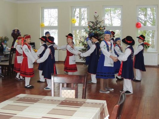  Grafika #2: Z WIZYTĄ W DOMU SENIORA "ZIELONE WZGÓRZE" W ŁĘCZYCACH grafika