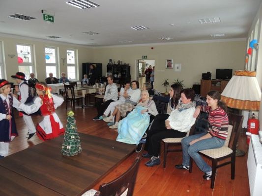  Grafika #4: Z WIZYTĄ W DOMU SENIORA "ZIELONE WZGÓRZE" W ŁĘCZYCACH grafika