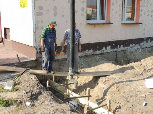  Grafika #9: Początek budowy sali gimnastycznej grafika