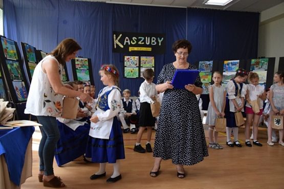  Grafika #10: GALA FINAŁOWA VII Powiatowego Konkursu Plastycznego ,,Kaszuby jak malowane grafika