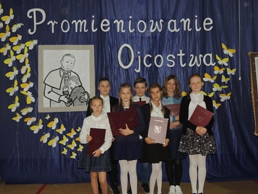  Grafika #2: ,,NIE MA LEPSZEGO, OD JANA PAWŁA II… grafika