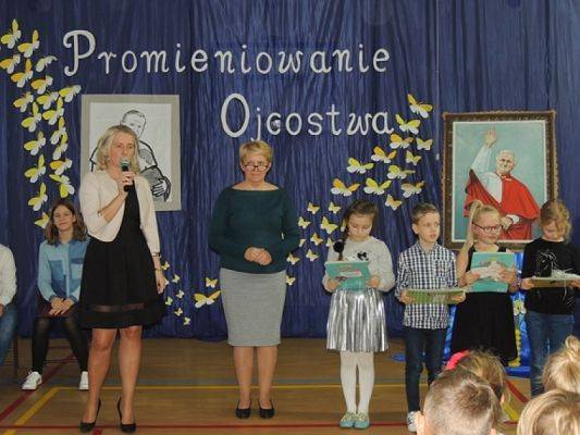  Grafika #6: ,,NIE MA LEPSZEGO, OD JANA PAWŁA II… grafika