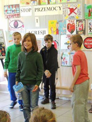  Grafika #3: STOP PRZEMOCY I AGRESJI grafika