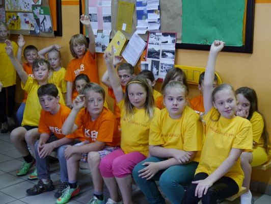 Grafika #4: ŻEGNAJ TRZECIA KLASO! grafika