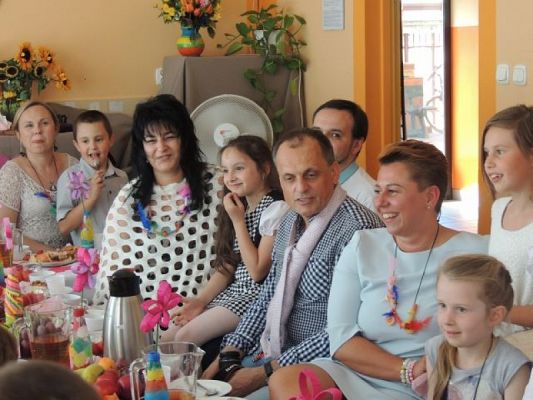 Grafika #9: CUDOWNYCH RODZICÓW MAM, CZYLI UROCZYSTOŚĆ DLA MAMY I TATY W KLASIE IB grafika