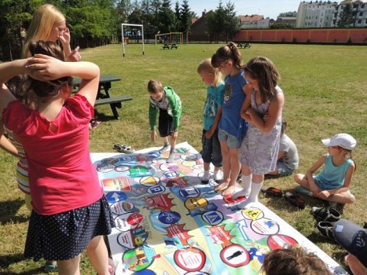 Grafika #4: ZAJĘCIA DOTYCZĄCE BEZPIECZEŃSTWA grafika