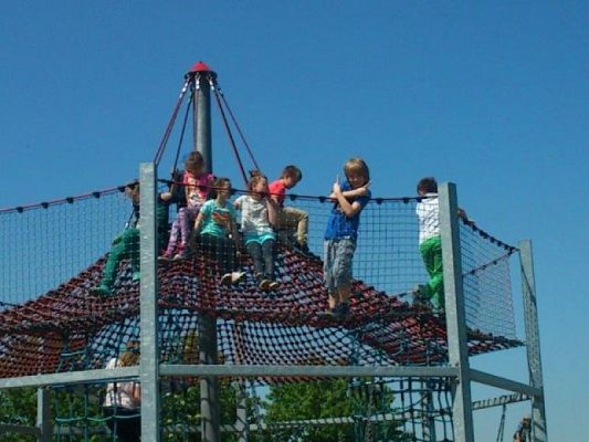  Grafika #8: WYCIECZKA TRZECIOKLASISTÓW DO WSI NADOLE grafika