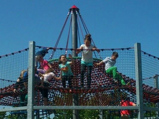  Grafika #9: WYCIECZKA TRZECIOKLASISTÓW DO WSI NADOLE grafika