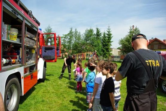  Grafika #1: WIZYTA STRAŻAKÓW W NASZEJ SZKOLE grafika