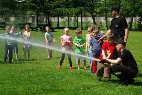  Grafika #16: WIZYTA STRAŻAKÓW W NASZEJ SZKOLE grafika