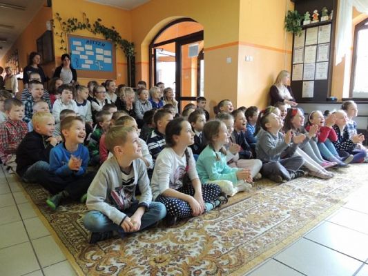  Grafika #0: TEATRZYK KUKIEŁKOWY BAJKA O RYBAKU I ZŁOTEJ RYBCE grafika