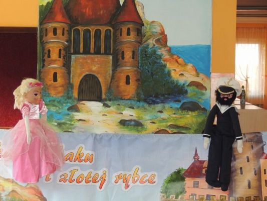  Grafika #4: TEATRZYK KUKIEŁKOWY BAJKA O RYBAKU I ZŁOTEJ RYBCE grafika