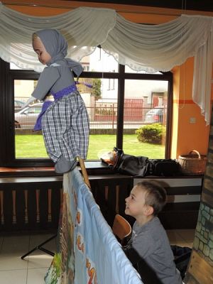  Grafika #7: TEATRZYK KUKIEŁKOWY BAJKA O RYBAKU I ZŁOTEJ RYBCE grafika