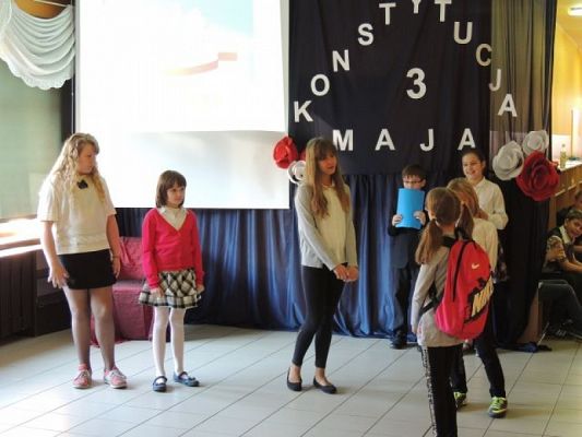  Grafika #1: UROCZYSTY APEL Z OKAZJI ROCZNICY UCHWALENIA KONSTYTUCJI 3 MAJA grafika