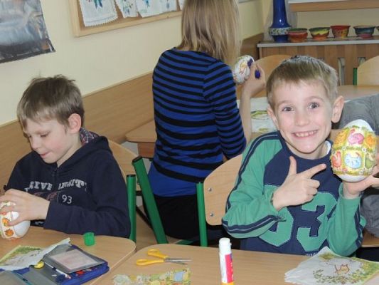  Grafika #2: A ŚWIĘTA TUŻ, TUŻ … grafika