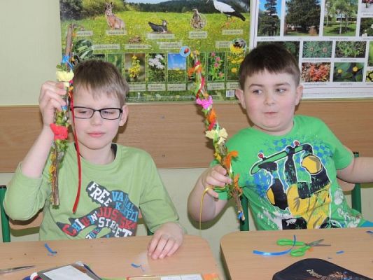  Grafika #5: A ŚWIĘTA TUŻ, TUŻ … grafika