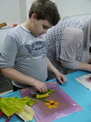  Grafika #4: WARSZTATY W MUZEUM - RĘCZNE CZERPANIE PAPIERU grafika