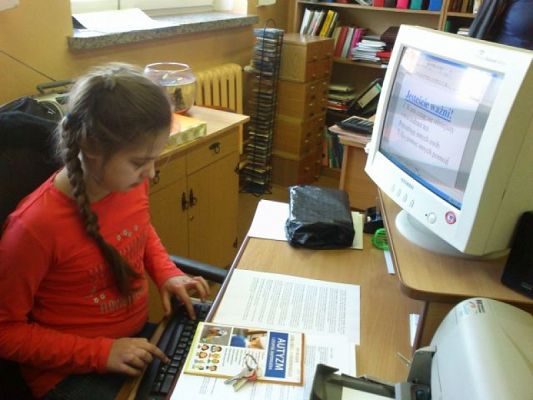  Grafika #2: AUTYZM: WIEM, ROZUMIEM, POMAGAM grafika