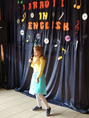  Grafika #10: KARAOKE IN ENGLISH grafika