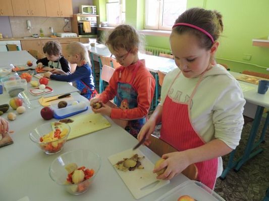  Grafika #1: PYSZNA I ZDROWA SAŁATKA JARZYNOWA grafika