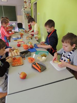  Grafika #2: PYSZNA I ZDROWA SAŁATKA JARZYNOWA grafika