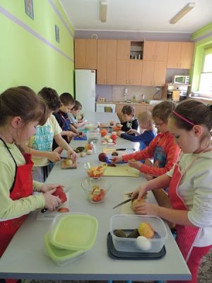  Grafika #4: PYSZNA I ZDROWA SAŁATKA JARZYNOWA grafika