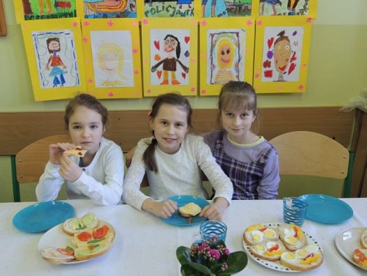  Grafika #4: DZIEŃ KOBIET grafika