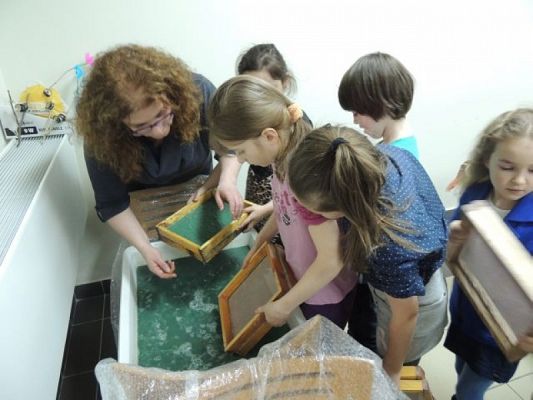  Grafika #1: WARSZTATY PLASTYCZNE: PAPIER CZERPANY grafika