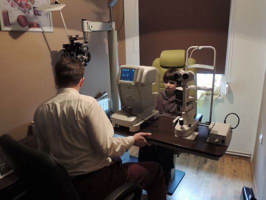  Grafika #5: Z WIZYTĄ W SALONIE OPTYCZNYM grafika