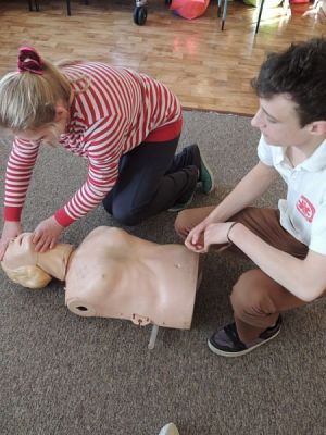  Grafika #8: WARSZTATY Z PIERWSZEJ POMOCY grafika