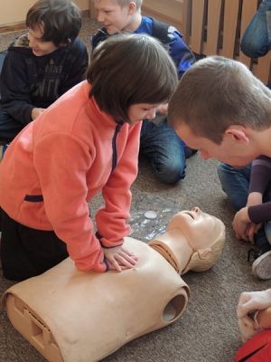  Grafika #9: WARSZTATY Z PIERWSZEJ POMOCY grafika