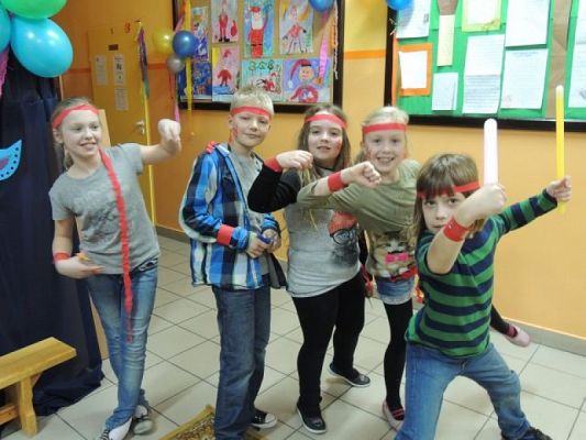  Grafika #4: NOC W SZKOLE grafika