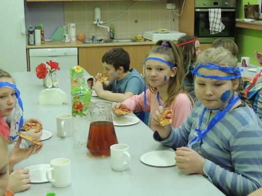  Grafika #9: NOC W SZKOLE grafika