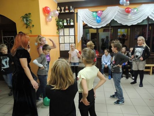  Grafika #1: DYSKOTEKA ANDRZEJKOWA grafika