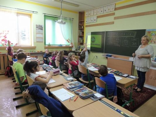  Grafika #2: UCZYMY SIĘ RAZEM Z PUCHATKIEM – JESTEŚMY BEZPIECZNI W DOMU, W SZKOLE I W DRODZE DO SZKOŁY. grafika