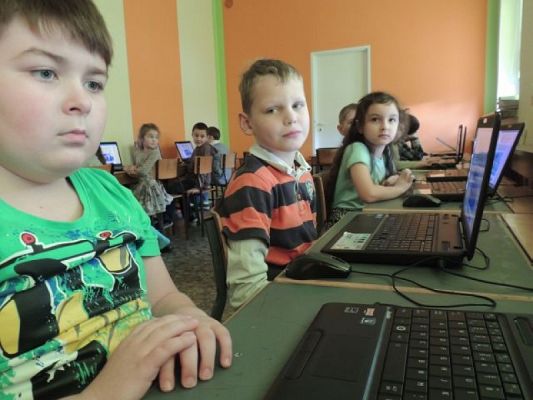  Grafika #5: UCZYMY SIĘ RAZEM Z PUCHATKIEM – JESTEŚMY BEZPIECZNI W DOMU, W SZKOLE I W DRODZE DO SZKOŁY. grafika