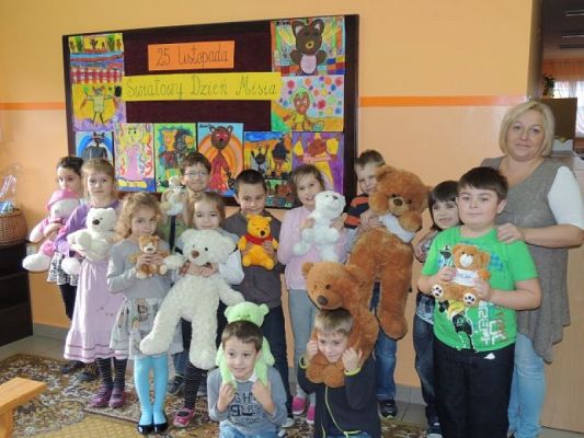  Grafika #1: "CZY TO WCZORAJ, CZY TO DZIŚ, WSZYSTKIM JEST POTRZEBNY MIŚ" - 25 LISTOPADA - ŚWIATOWY DZIEŃ MISIA grafika