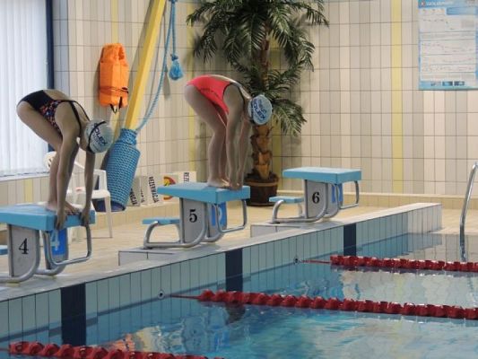  Grafika #1: MISTRZOSTWA LĘBORKA SZKÓŁ PODSTAWOWYCH I GIMNAZJÓW W INDYWIDUALNYCH ZAWODACH PŁYWACKICH grafika