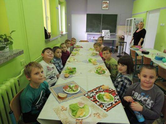  Grafika #3: "REGATY NA LIŚCIACH SAŁATY" grafika