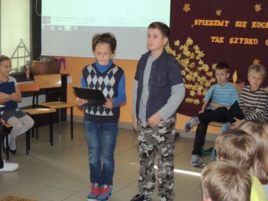  Grafika #2: SPIESZMY SIĘ KOCHAĆ LUDZI, TAK SZYBKO ODCHODZĄ… grafika