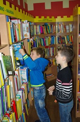  Grafika #8: LEKCJA BIBLIOTECZKA – ŚWIAT WIERSZY JULIANA TUWIMA grafika