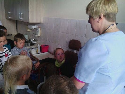  Grafika #1: WIZYTA W OŚRODKU ZDROWIA grafika