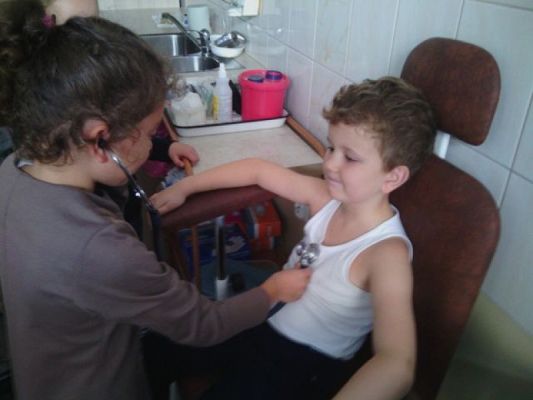  Grafika #4: WIZYTA W OŚRODKU ZDROWIA grafika